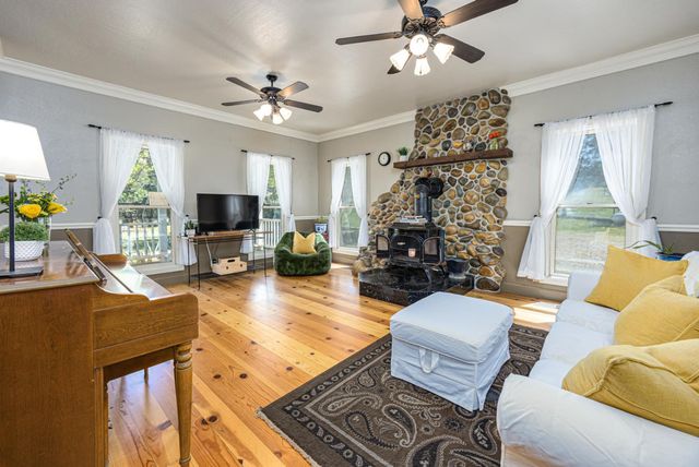 6821 Mosquito Rd, Placerville, CA 95667