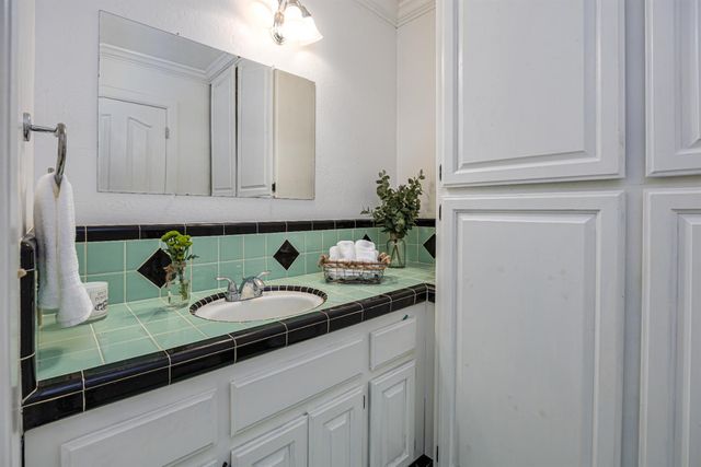 6821 Mosquito Rd, Placerville, CA 95667