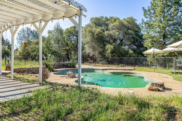 6821 Mosquito Rd, Placerville, CA 95667