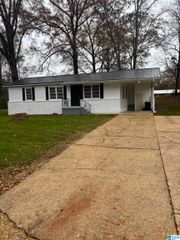 824 MAGNOLIA DRIVE, Sylacauga, AL 35150
