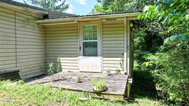 111 Elvin Shirley Road, Johnson City, TN 37601