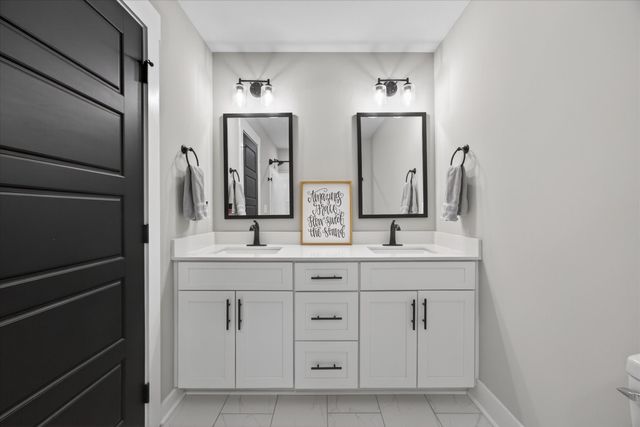 297 Bluebell Dr, Clarksville, TN 37043