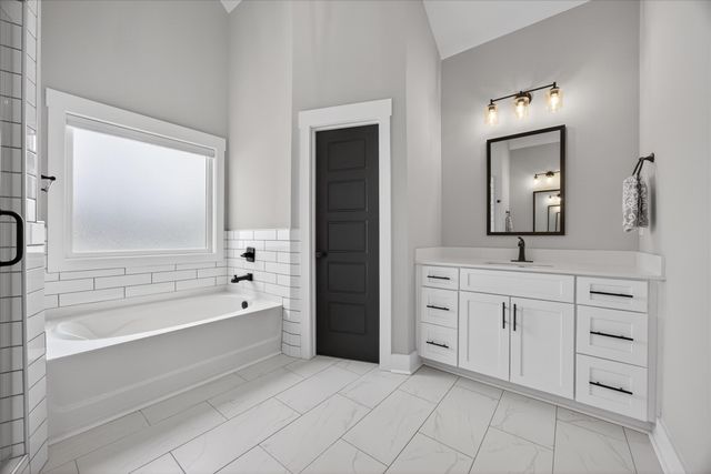 297 Bluebell Dr, Clarksville, TN 37043