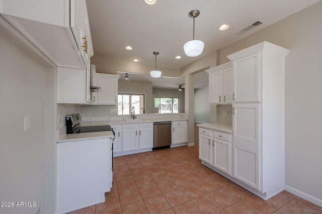17635 N THOROUGHBRED Drive, Surprise, AZ 85374