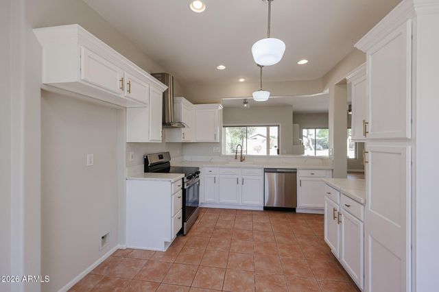 17635 N THOROUGHBRED Drive, Surprise, AZ 85374
