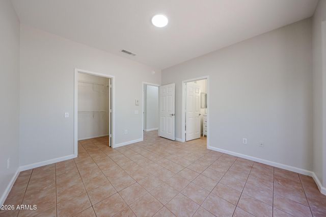 17635 N THOROUGHBRED Drive, Surprise, AZ 85374