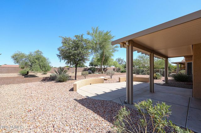 17635 N THOROUGHBRED Drive, Surprise, AZ 85374
