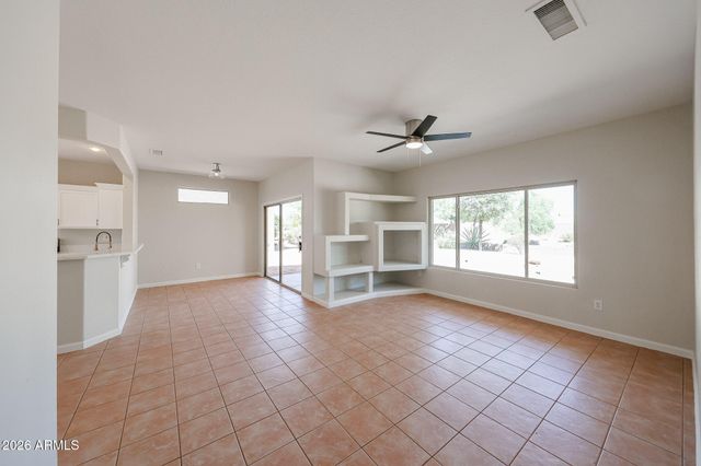 17635 N THOROUGHBRED Drive, Surprise, AZ 85374
