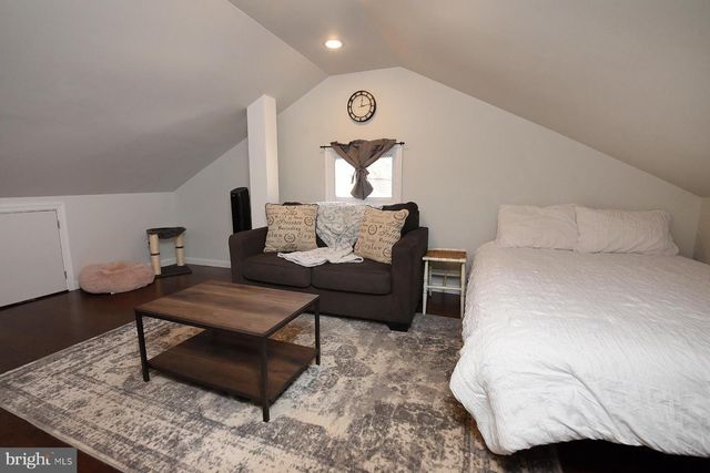 2422 AVONDALE AVE, Abington, PA 19001