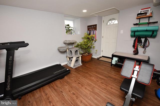 2422 AVONDALE AVE, Abington, PA 19001