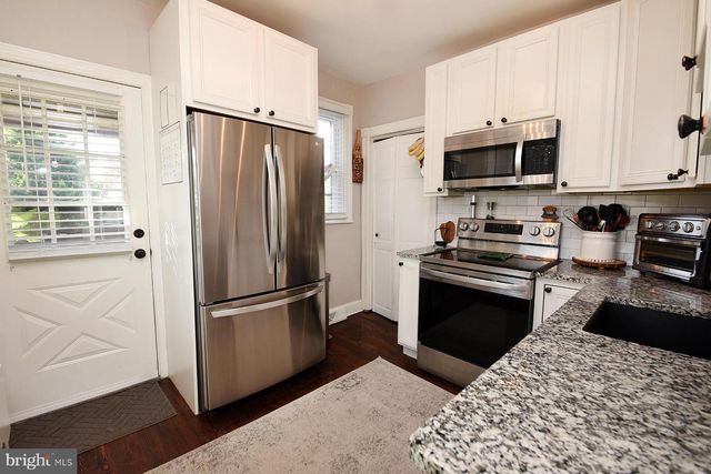 2422 AVONDALE AVE, Abington, PA 19001