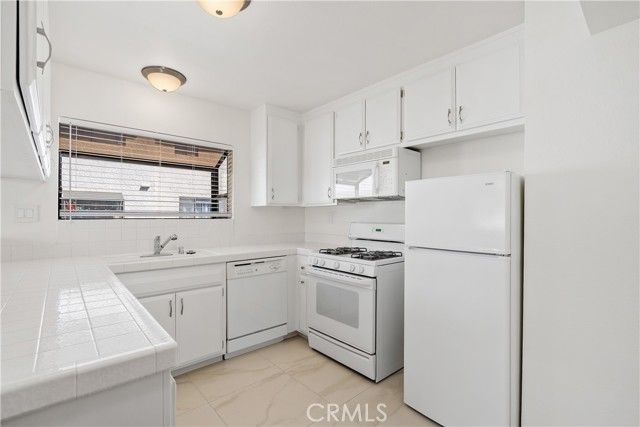 26007 Alizia Canyon Drive A, Calabasas, CA 91302