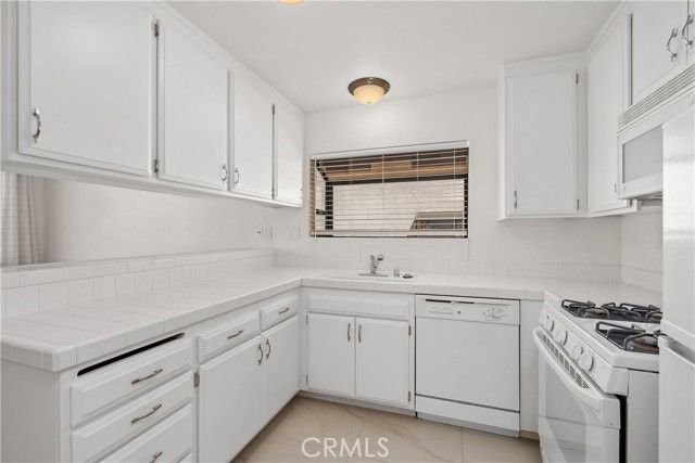 26007 Alizia Canyon Drive A, Calabasas, CA 91302