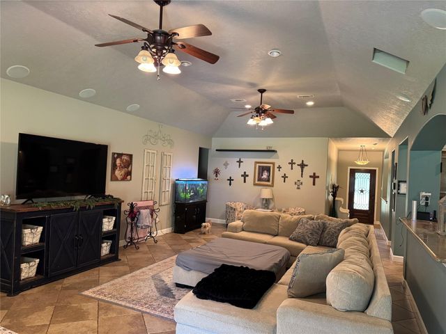 12588 Fm 1008, Dayton, TX 77535