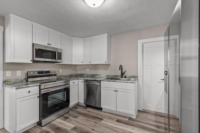 1021 EASTMAN STREET, Oshkosh, WI 54901