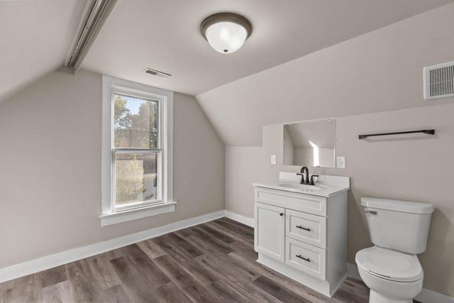 1021 EASTMAN STREET, Oshkosh, WI 54901