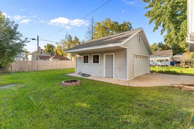 1021 EASTMAN STREET, Oshkosh, WI 54901