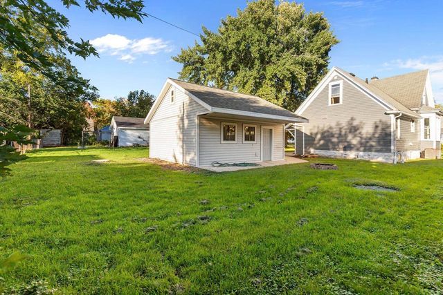1021 EASTMAN STREET, Oshkosh, WI 54901