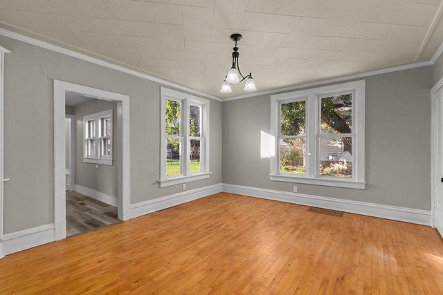 1021 EASTMAN STREET, Oshkosh, WI 54901