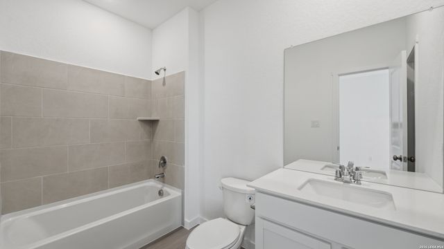 1304 APRON TRL, New Braunfels, TX 78130