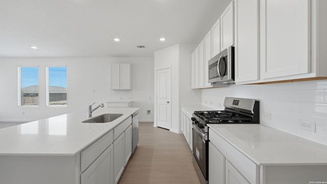 1304 APRON TRL, New Braunfels, TX 78130
