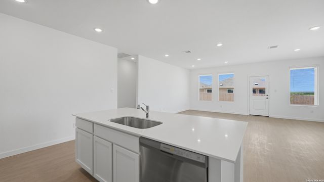 1304 APRON TRL, New Braunfels, TX 78130