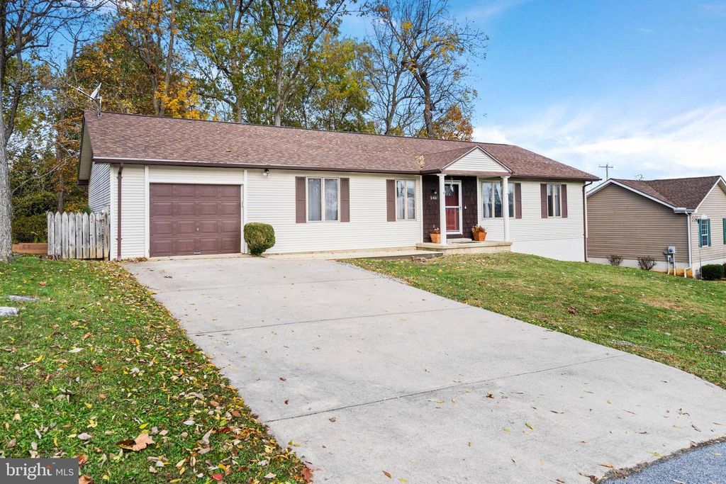 546 FENWAY DR, Charles Town, WV 25414