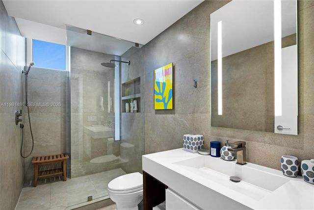 3801 Collins Ave 1906, Miami Beach, FL 33140