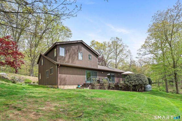 28 Pony Trail Road, Stamford, CT 06903