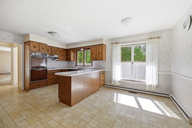 1303 Plumtree Rd, Springfield, MA 01119