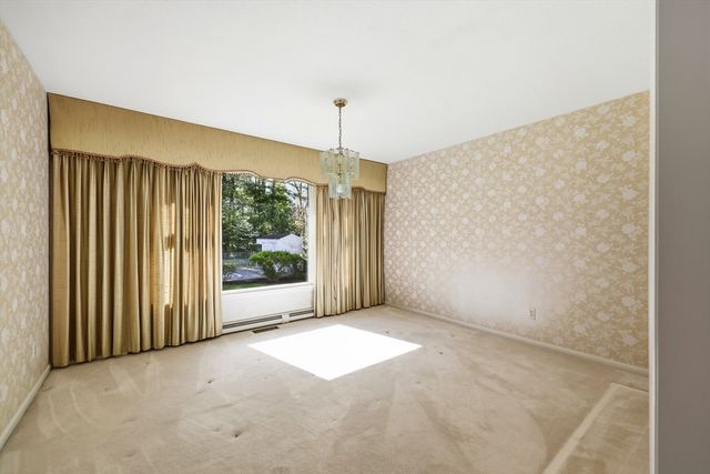 1303 Plumtree Rd, Springfield, MA 01119