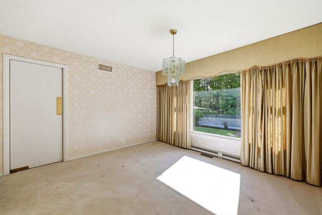 1303 Plumtree Rd, Springfield, MA 01119