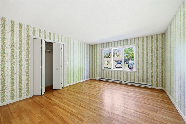 1303 Plumtree Rd, Springfield, MA 01119