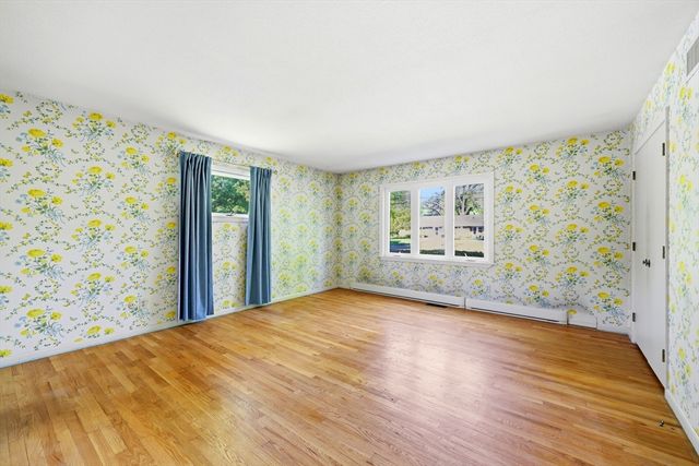 1303 Plumtree Rd, Springfield, MA 01119