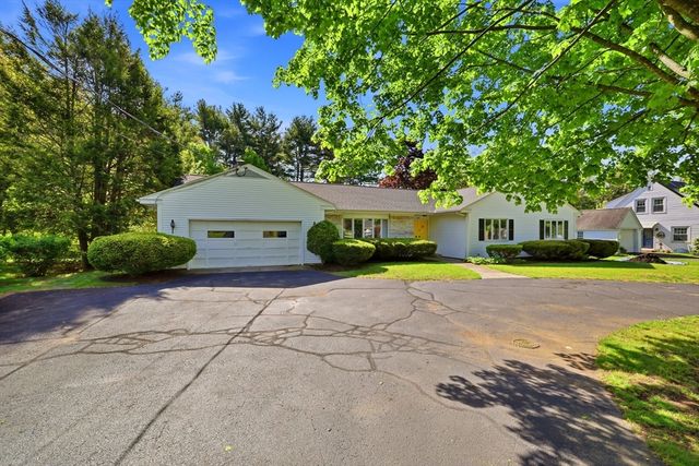 1303 Plumtree Rd, Springfield, MA 01119