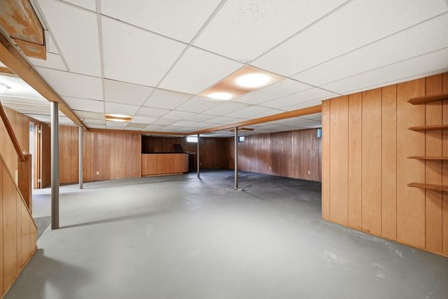 1303 Plumtree Rd, Springfield, MA 01119