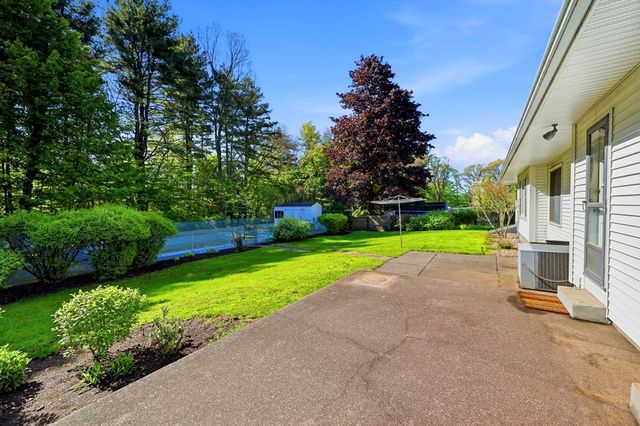 1303 Plumtree Rd, Springfield, MA 01119