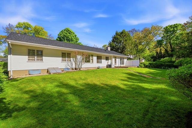 1303 Plumtree Rd, Springfield, MA 01119