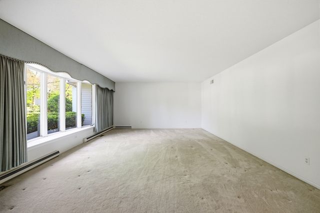 1303 Plumtree Rd, Springfield, MA 01119