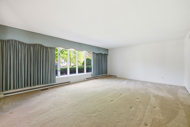 1303 Plumtree Rd, Springfield, MA 01119