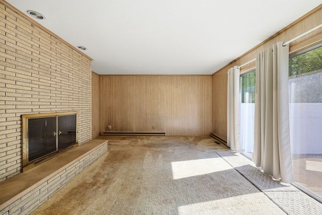 1303 Plumtree Rd, Springfield, MA 01119