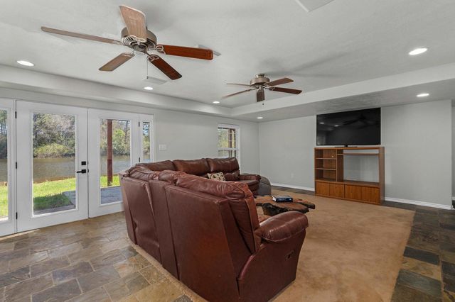 801 CR 121, Carthage, TX 75633