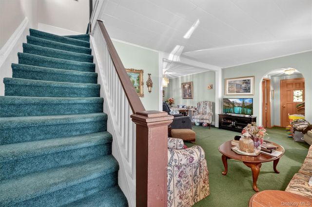 56 Lincoln Avenue, Pearl River, NY 10965