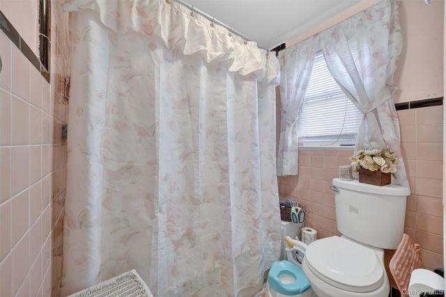 56 Lincoln Avenue, Pearl River, NY 10965