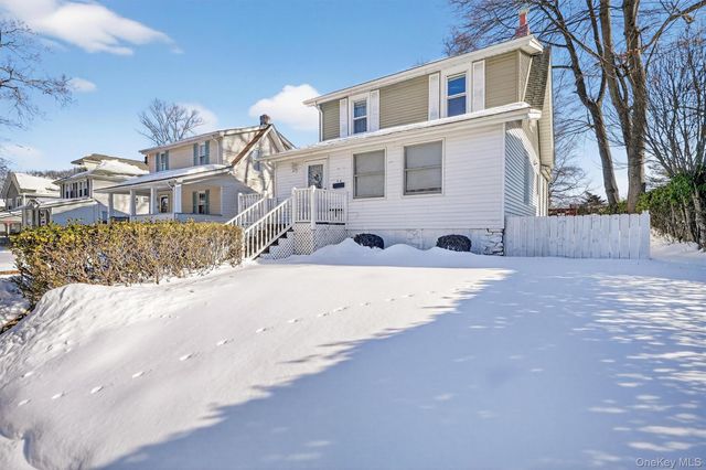 56 Lincoln Avenue, Pearl River, NY 10965