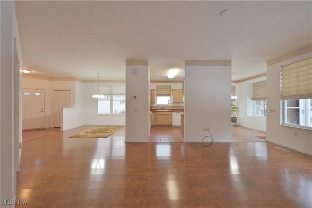 1908 Pembrooke Lane, Avon, OH 44011