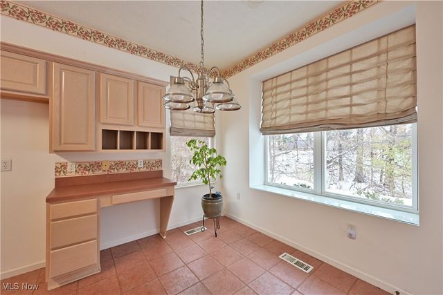 1908 Pembrooke Lane, Avon, OH 44011