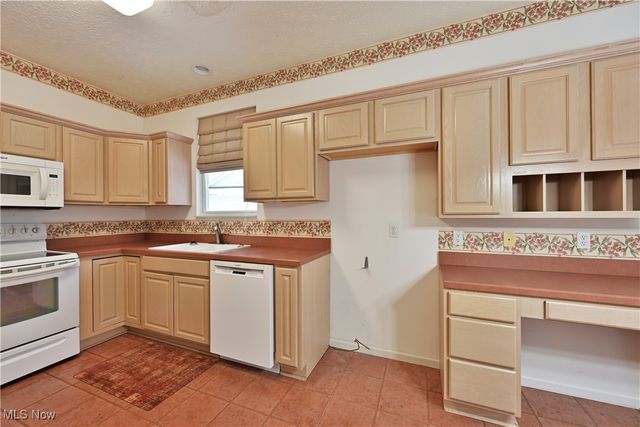 1908 Pembrooke Lane, Avon, OH 44011