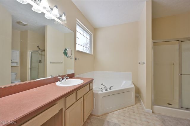 1908 Pembrooke Lane, Avon, OH 44011