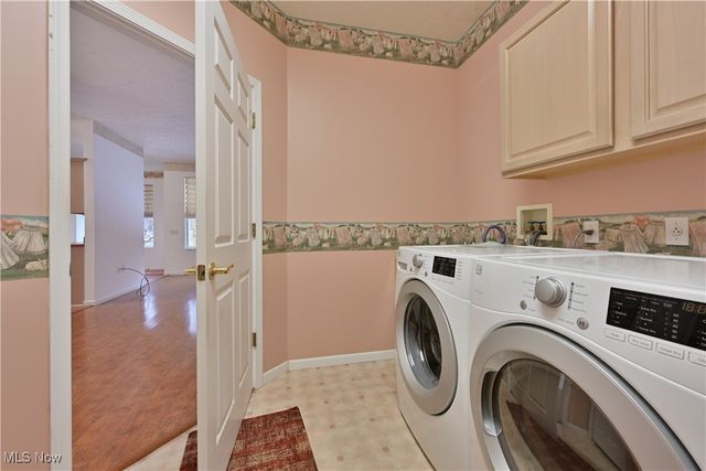 1908 Pembrooke Lane, Avon, OH 44011